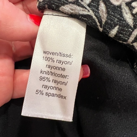 Maurices plus black flower flutter sleeve top - Picture 5 of 8